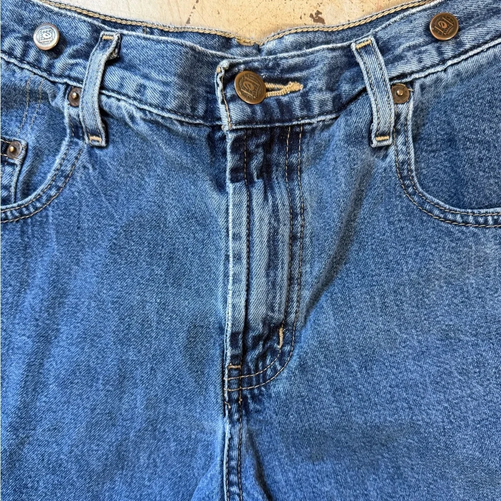 LEI | vintage jean shorts - Picture 3 of 5